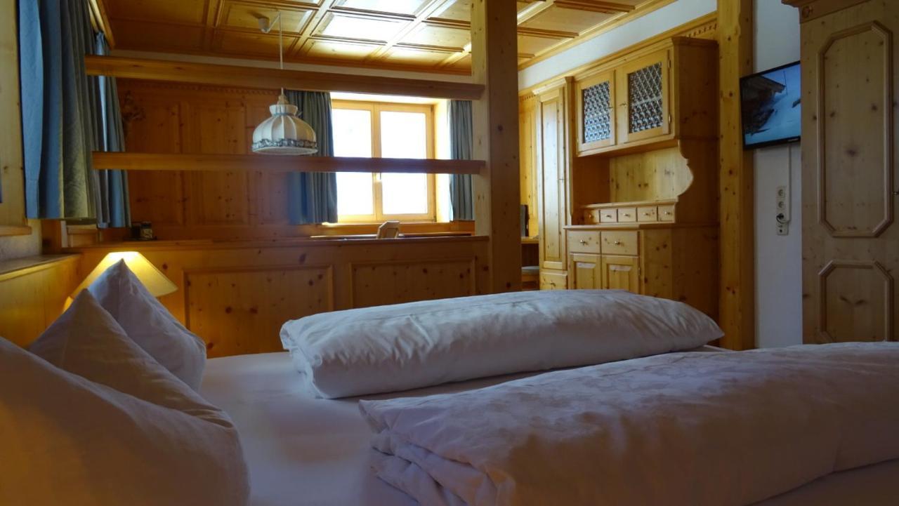 Pension Edelweiss Дамюльс Екстер'єр фото