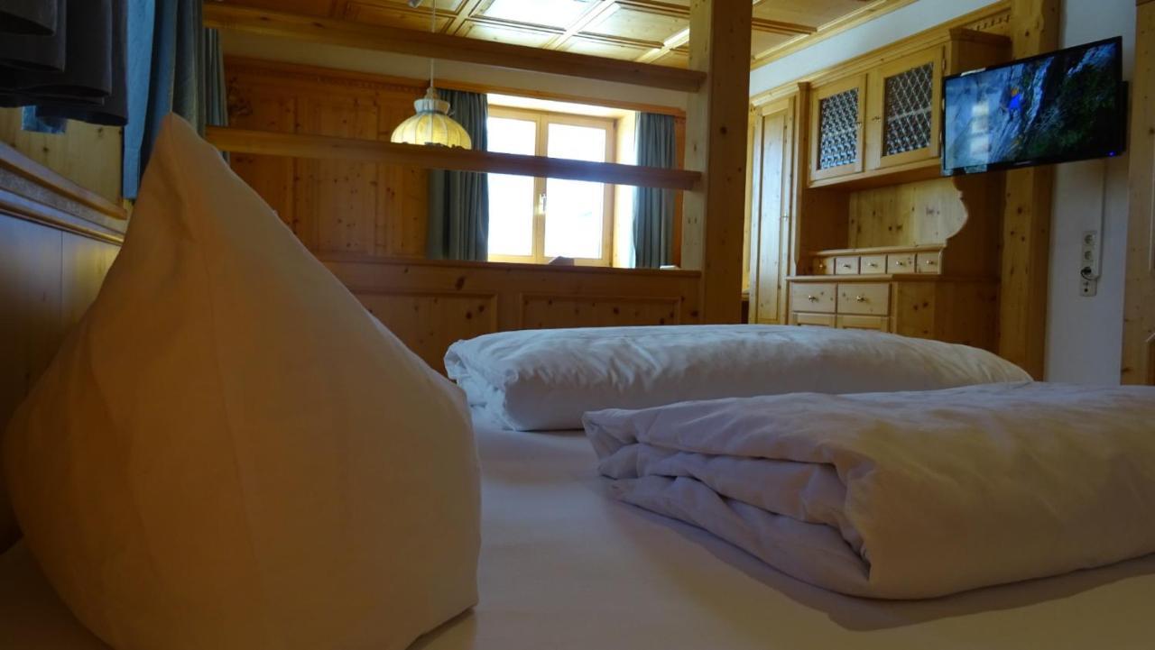 Pension Edelweiss Дамюльс Екстер'єр фото