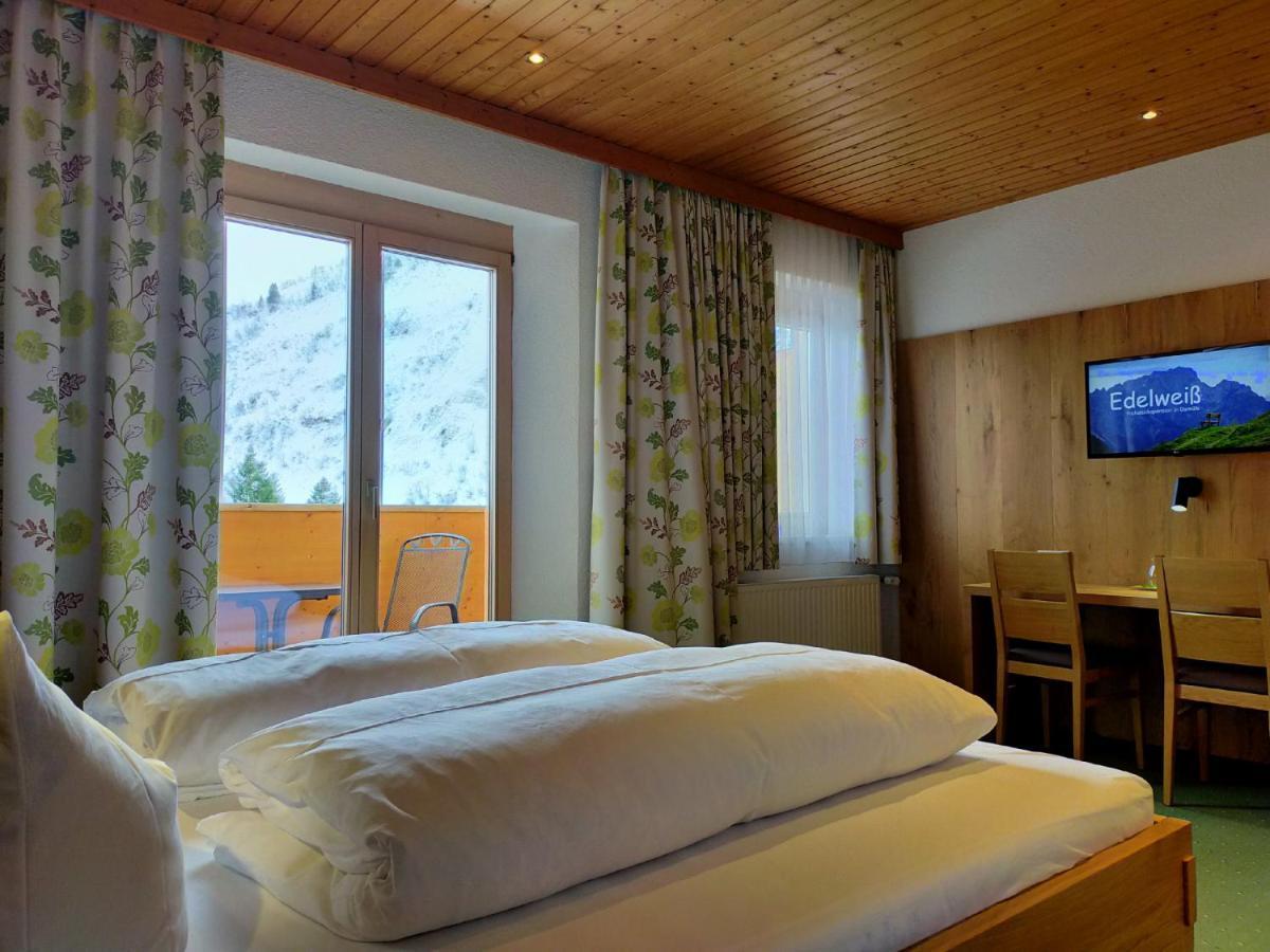 Pension Edelweiss Дамюльс Екстер'єр фото