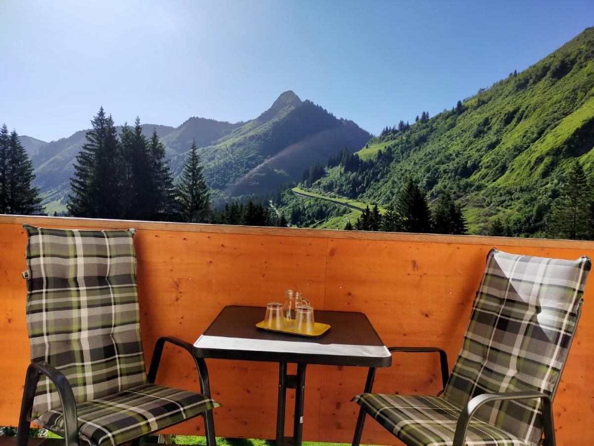 Pension Edelweiss Дамюльс Екстер'єр фото