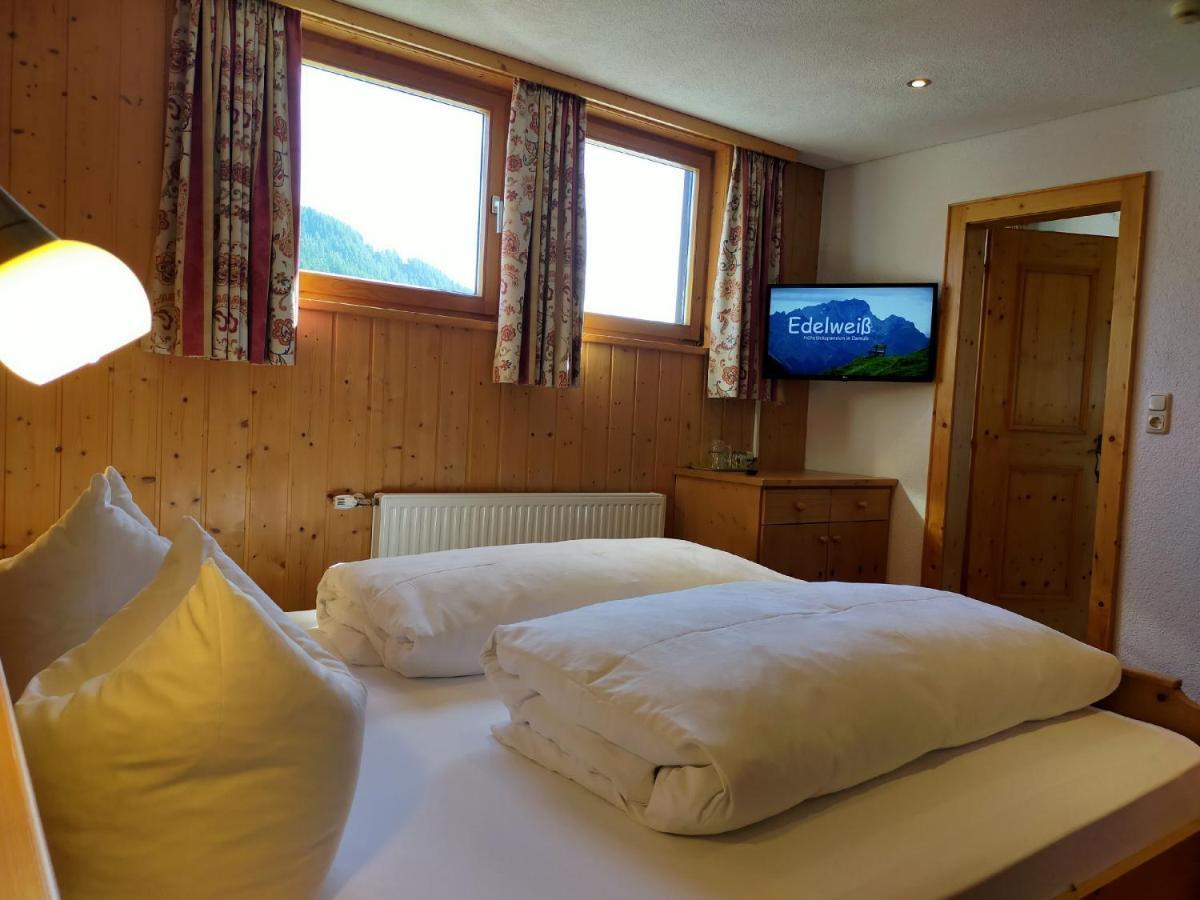 Pension Edelweiss Дамюльс Екстер'єр фото