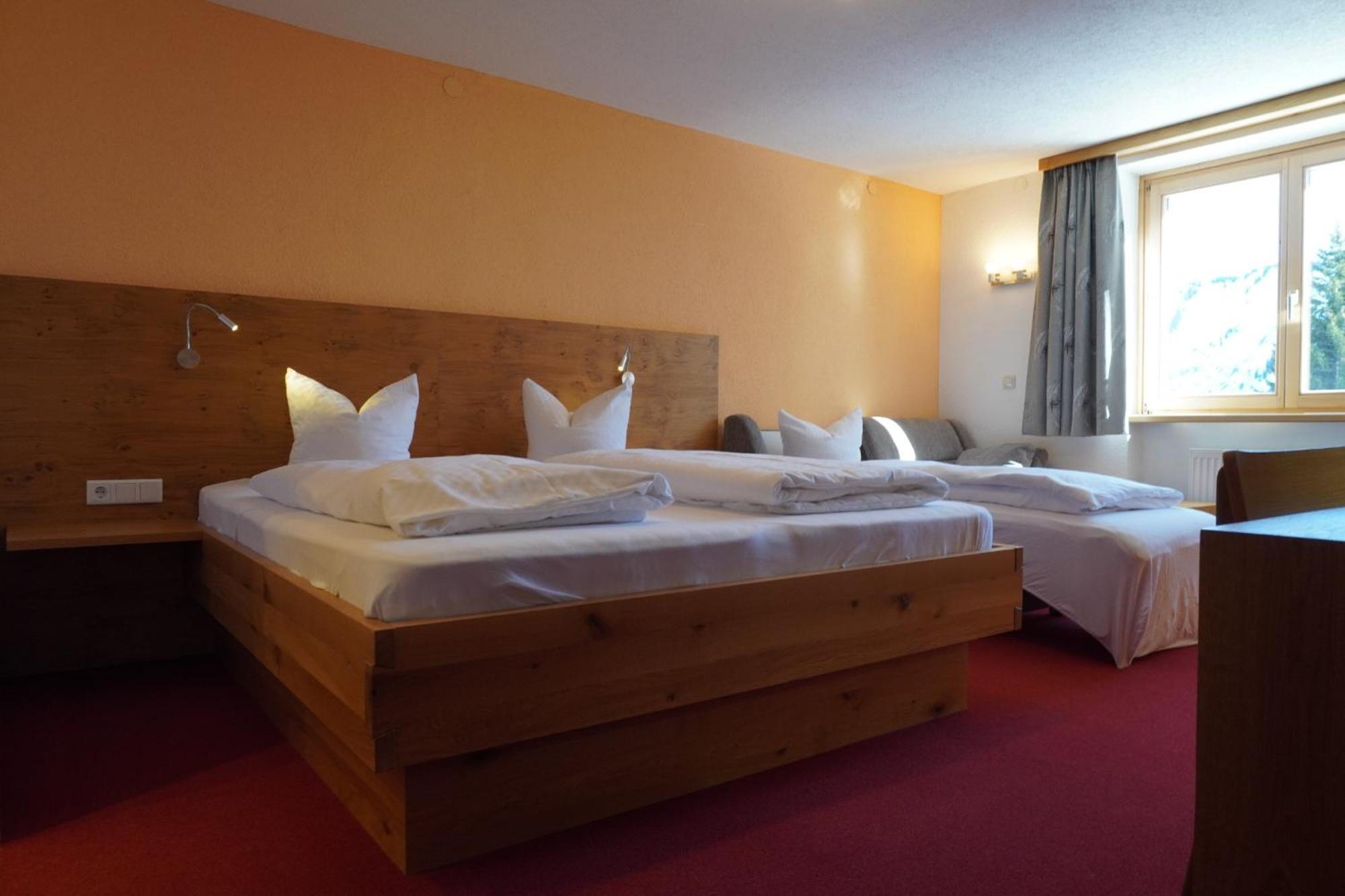 Pension Edelweiss Дамюльс Екстер'єр фото
