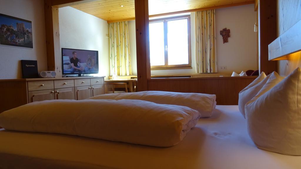 Pension Edelweiss Дамюльс Екстер'єр фото